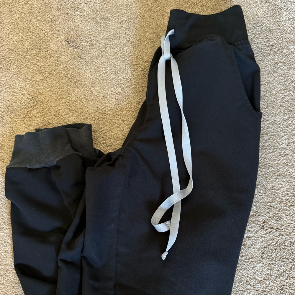 FIGS High Waisted Zamora Black Scrub Joggers- Women’s- XXS/Petite
